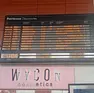 Il tabellone della stazione ferroviaria di Padova, con i treni cancellati