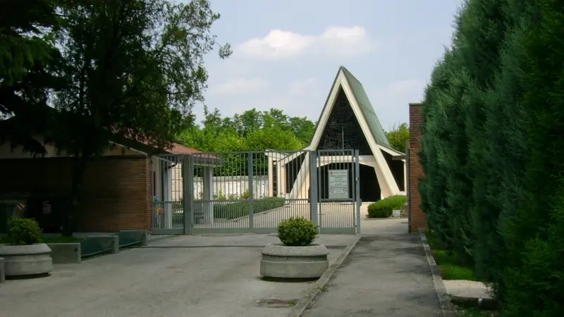L'ingresso del cimitero di Limena