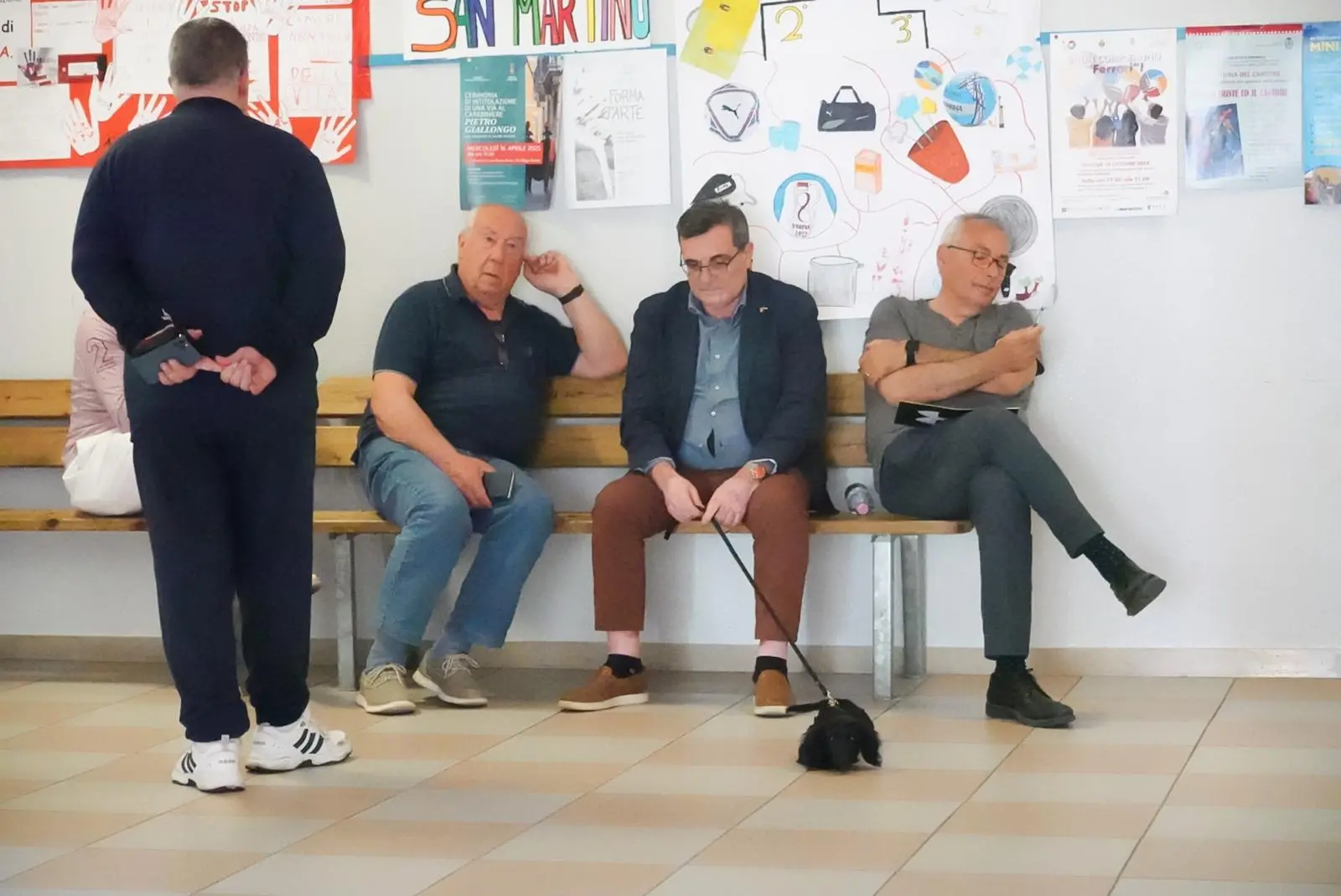 La delusione del candidato Scapin, al centro nella foto (ph. Zangirolami)