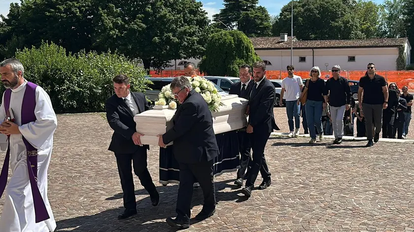 Il funerale di Giovanni Bortoletti (foto Piran)