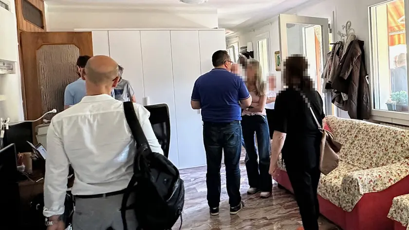 Un momento dell’intervento del Nas (foto Piran)
