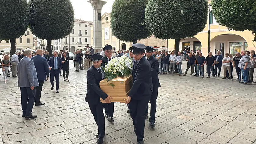 Il feretro di Giancarlo Pavin (foto Piran)