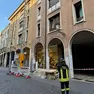 Il punto in cui è caduto l'asse di legno in centro a Padova