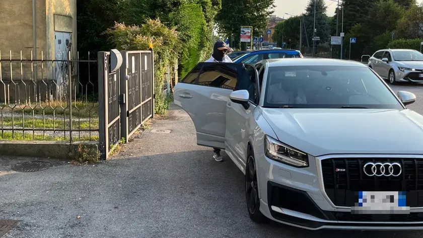 La foto scattata dal residente al ladro