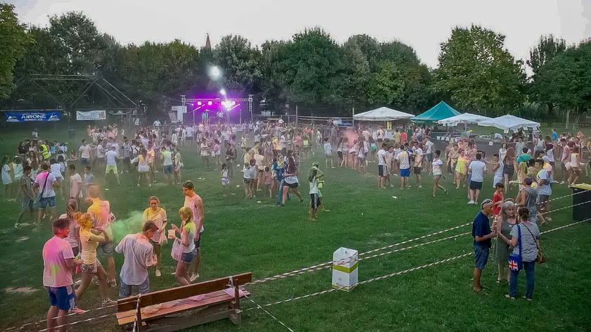 Il parco Buzzaccarini durante un evento (foto di archivio)