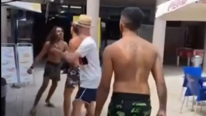 Un frame dell'aggressione alla piscina di Monselice