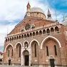 La facciata della Basilica di Sant'Antonio a Padova