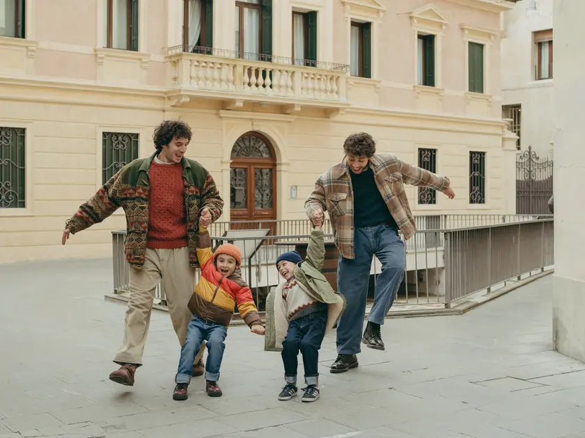 Pierpaolo Spollon con Francesco Centorame e i bambini