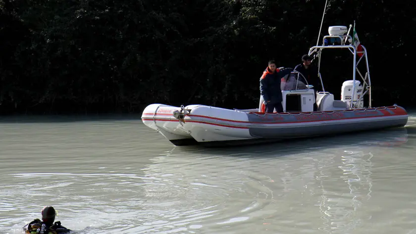 Corpo senza vita nel fiume a Merlara: la vittima è un 35enne