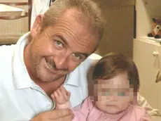 Andrea Tonello, 45 anni di Vigonza con la figlia quando ancora era piccola