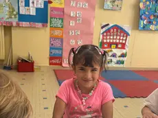 La piccola Batool accolta alla scuola materna Santa Dorotea di Padova