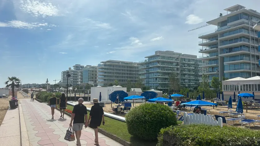 Il lungomare di Jesolo: in media si spendono tra i 4.000 e i 4.500 euro al metro quadro