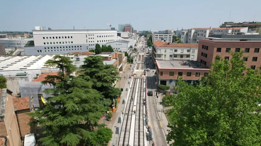 Un’estate scandita dai lavori per la realizzazione delle nuove linee del tram