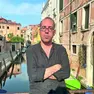 Lo scrittore Roy Chen
