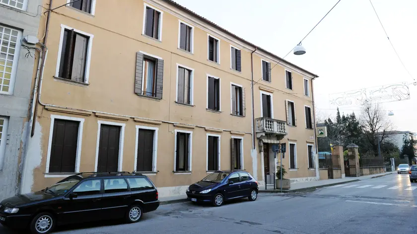 Centro Servizi per anziani, e casa di riposo, in via Garibaldi a Monselice. Nella foto: la vecchia ala
