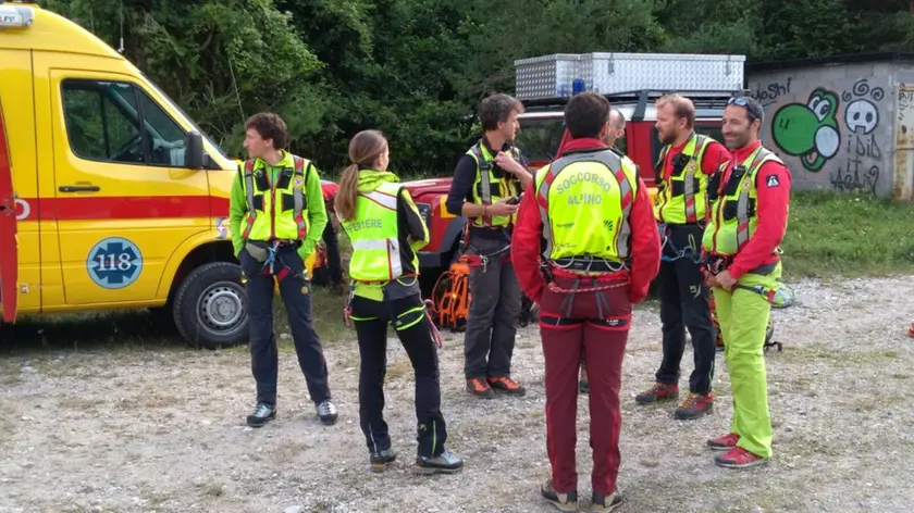 Gli uomini del Soccorso alpino della val di Zoldo