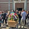 Un momento del funerale (foto Piran)