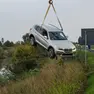 Il recupero di un'auto dal Bacchiglione