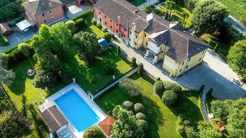 Una veduta dall’alto di villa Carisi a Torreselle