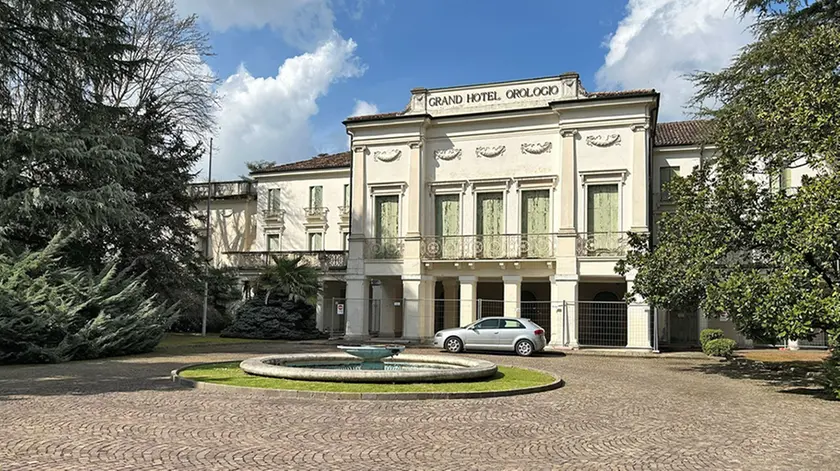 L'Hotel Orologio acquisito da un magnate albanese