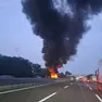 L'incendio a Villafranca, vicino all'autostrada (foto sindaco di Limena)