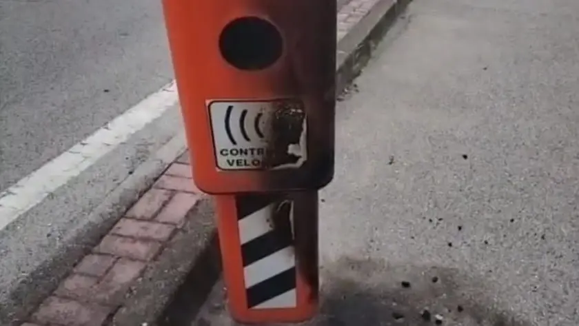 Il velobox vandalizzato