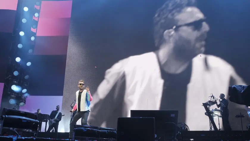 Cesare Cremonini in concerto a Padova (foto Bianchi)