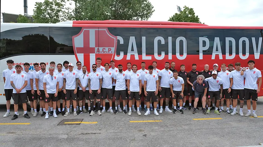 La partenza per il ritiro del Calcio Padova