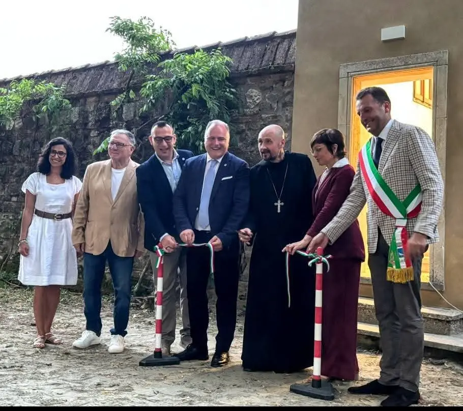Il taglio del nastro del nuovo osservatorio di Praglia