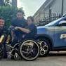 Gli agenti della Questura di Padova assieme alla persona con disabilità vittima del furto