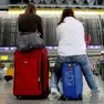 Passeggeri in attesa in un aeroporto