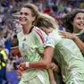 Cristiana Girelli esulta dopo il gol del 2-1