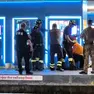 L'intervento alla stazione di Mestre per liberare l'uomo rimasto incastrato nel distributore automatico (foto dal gruppo "La voce del quartiere Piave")