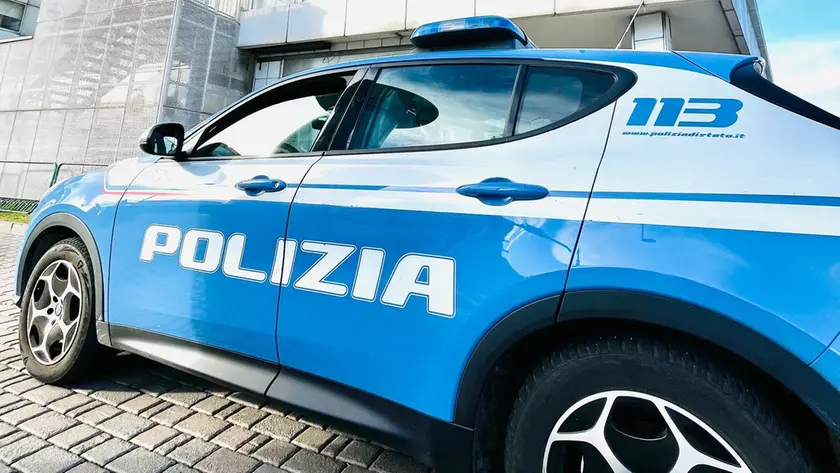 La polizia ha arrestato un cinquantatreenne che ha tentato di corrompere gli agenti stessi