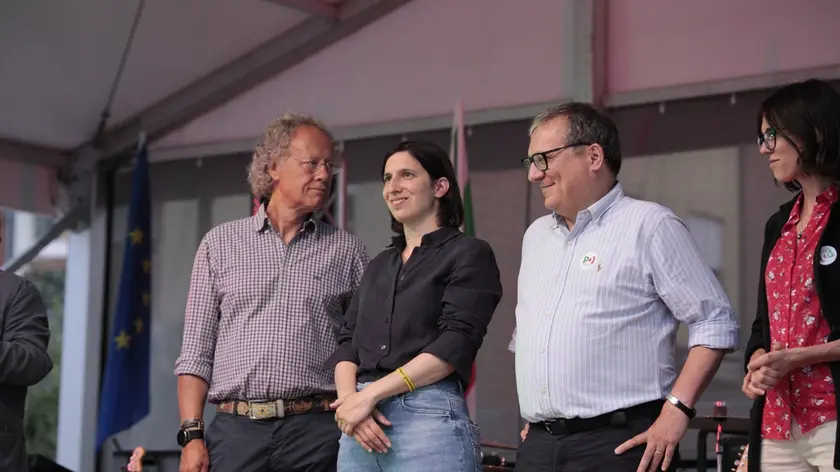 La segretaria del Pd Elly Schlein con Giovanni Manildo