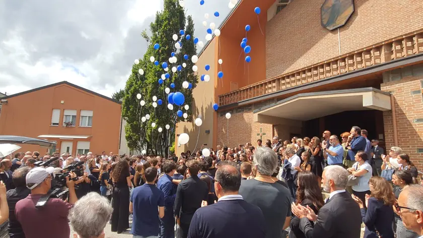 Il funerale di Alessandro Bandarin Troi, morto a 17 anni