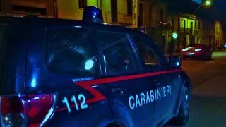 Minaccia i vicini con un forcone, denunciato dai carabinieri di Piove di Sacco