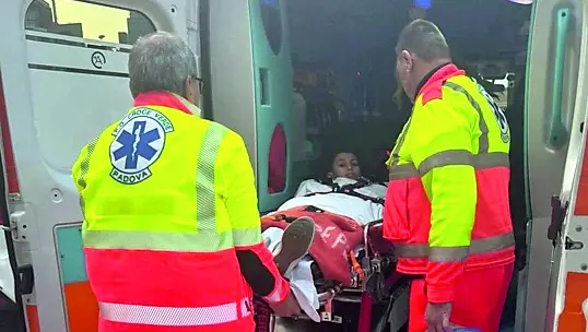 L’arrivo in ospedale di Abdullah, bambino di Gaza giunto a Padova a maggio