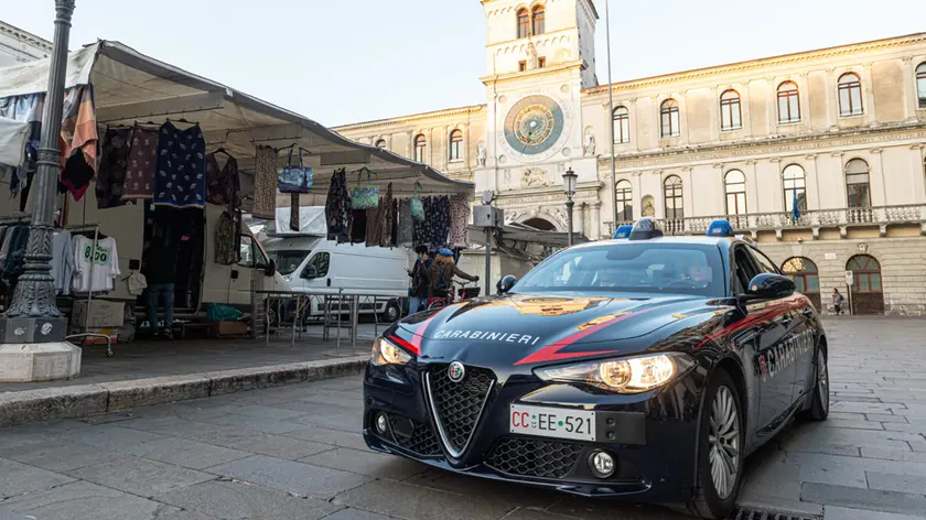 I carabinieri di pattuglia in centro città