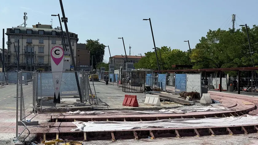 Il cantiere del tram alla stazione