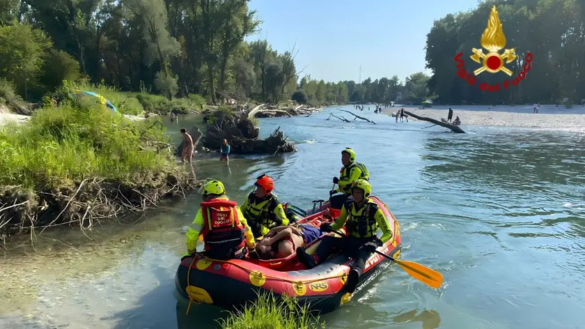 La squadra Fluviale in Brenta, sulle rive di FOntaniva, per l'operazione di salvataggio