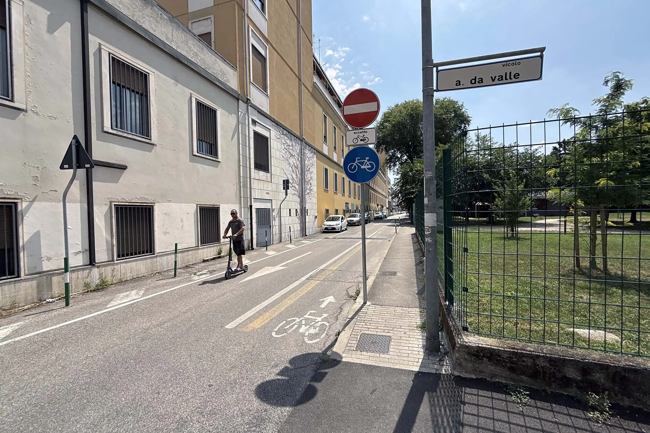 Via Piacentino su cui si discute il doppio senso o meno