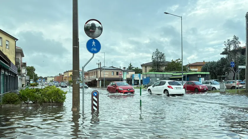 Strade allagate a Brusegana in città