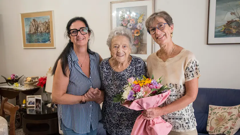 Al centro Fiamma Trinchieri festeggiata per i cento anni