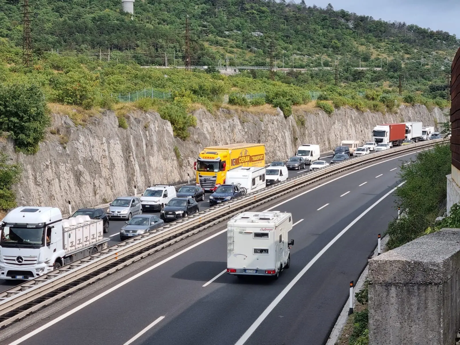 Il traffico lungo l’autostrada prima del Lisert in una foto di archivio
