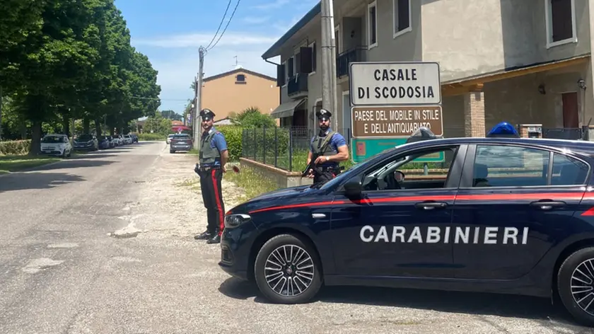 Una volante dei Carabinieri