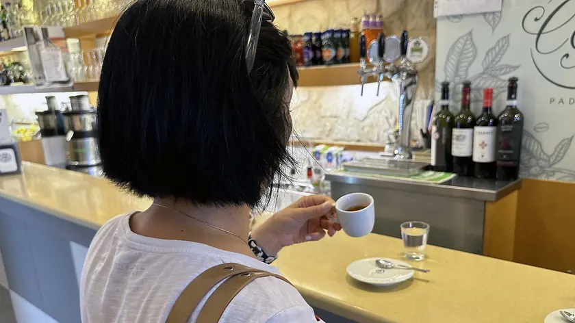 Caffè a Padova: prezzi stabili dopo le vacanze, tra 1,30 e 1,50 euro al banco