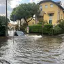 Una strada di Montegrotto sommersa dall'acqua