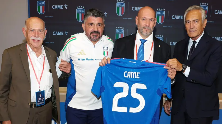 Da sinistra verso destra: il cavalier Paolo Menuzzo, Gennaro Gattuso, Andrea Menuzzo e Gabriele Gravina