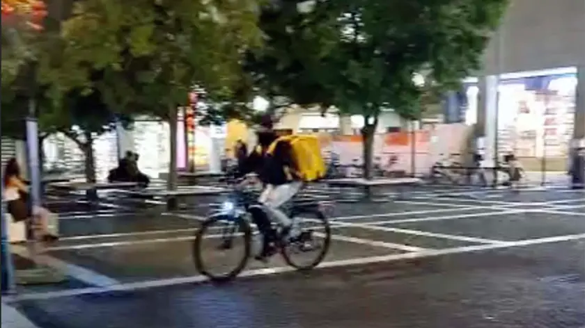 I rider sfrecciano sul Liston a Padova